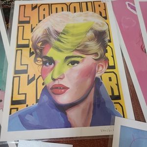 Lots of copy of Vanessa from Mars pics and some pins 📌